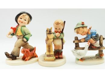 3 Vintage Hummel Figurines 'Prayer Before Battle' 'Merry Wanderer' 'Barnyard Hero' (078)
