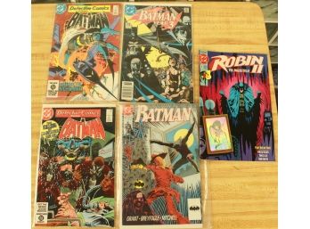 Lot Of 5 DC Batman Comic Books (0524)
