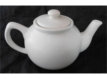 White Ceramic Teapot (4168)