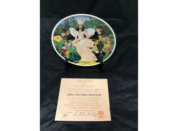 Knowles Collectors Plate 'Follow The Yellow Brick Road' 8.5' Diameter (G017)