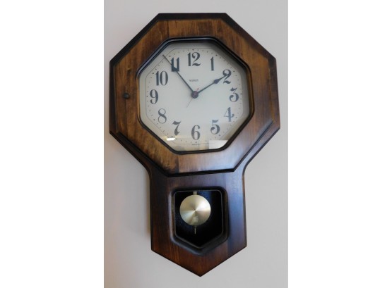 VERICHRON Wall Clock Wood Case Battery Operated 22' (w3287)