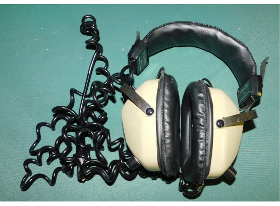 Vintage Realistic Nova Pro Studio Headphones (W4963)