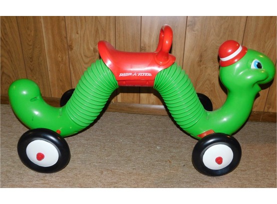 Radio Flyer #73 The Inch Worm Kids Ride & Bounce On Toy (W3152)
