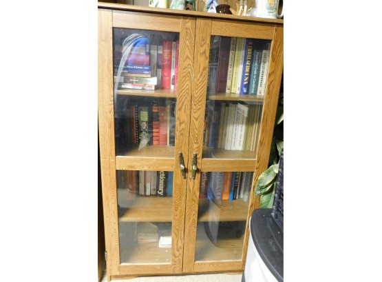 Bookcase With Glass Doors (W4975)