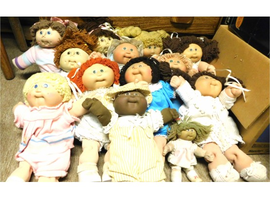 Assorted Lot Of Cabbage Patch Dolls (W4977)