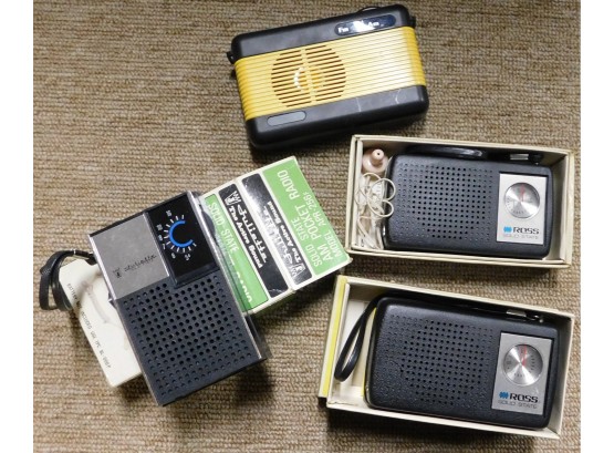 Assorted Vintage Pocket Radios 4 Total Pocket Radios 3 In Box (R200)
