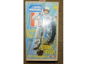 Ideal # 3407-4 Evil Knievel Stunt Cycle, Figure In Original Box (R183)