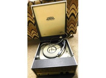 Dynavox Portable Record Player Model 311 117Volts 45 Watts (R197)