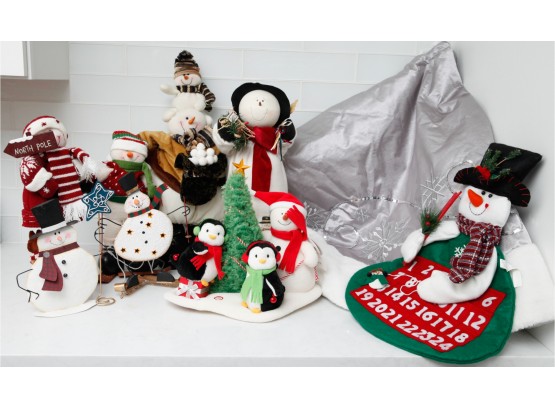 Lot Of Assorted Snowmen With Christmas Tree Skirt (2777)