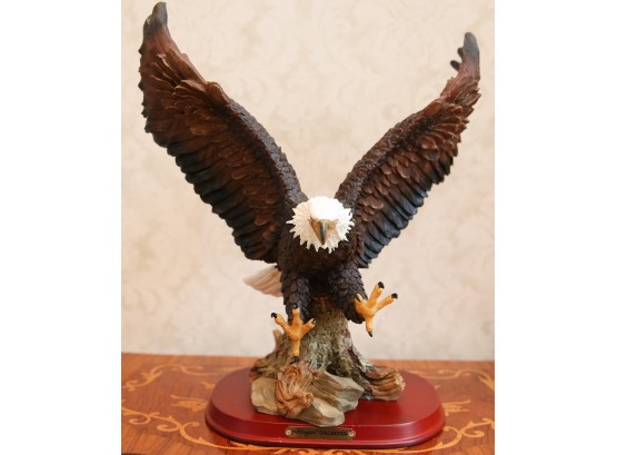 Vintage 'Wellington Collection' BALD EAGLE Descending Bird Statue Figurine (2916)