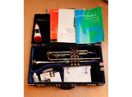Pristine Trumpet In Case With Music And 2 Mouth Pieces - Gorgon 'king' Tempo #568327 (0052)