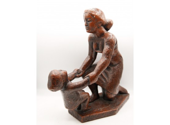 Heavy - Statue Of Mother Playing With Child (2989)
