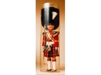 Vintage International British Guard Doll (0046)