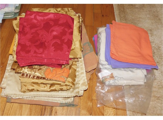 Assorted Tablecloths/linens