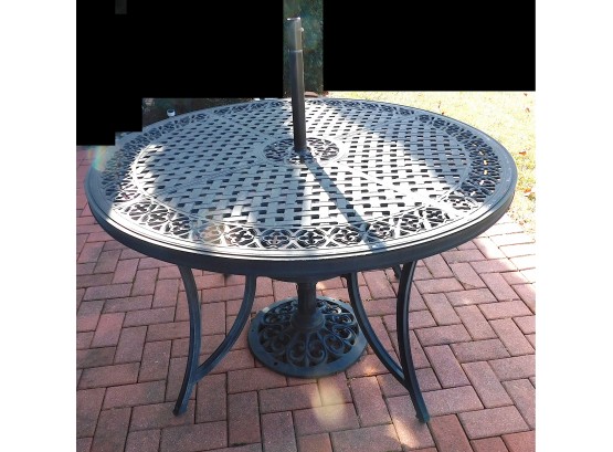 Wrought Iron Outdoor Table, 48'D (3014)