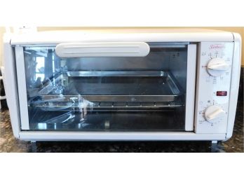 White Sunbeam Toaster Oven With Drip Tray (3074)