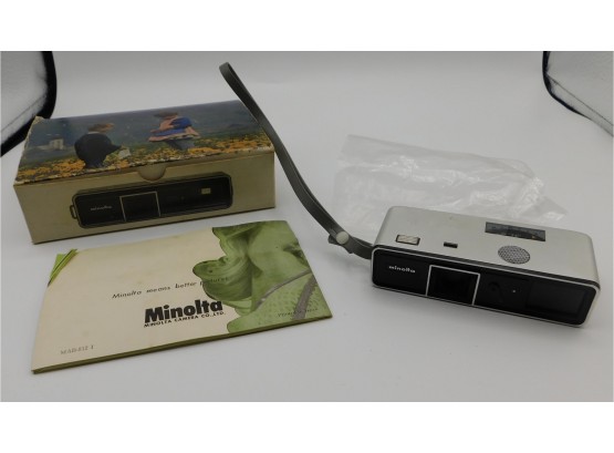 Vintage Minolta 16P Camera