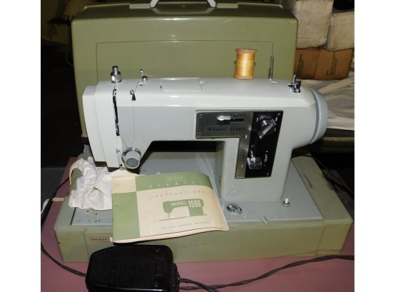 Sears Kenmore Sewing Machine Model 1500 And Linen Accessories