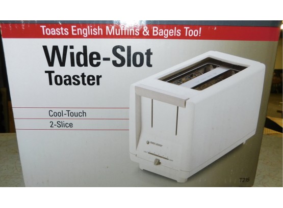 NEW Black And Decker Wide Slot 2 Slice Toaster