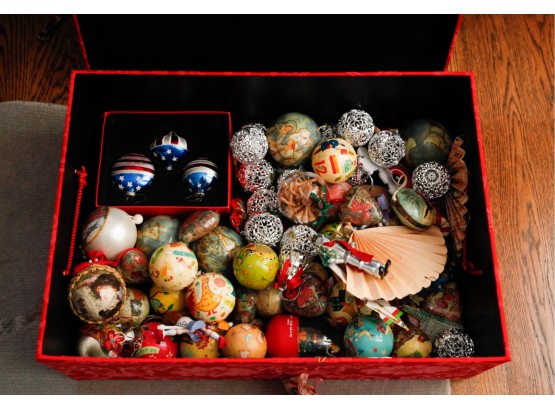 Box Of Vintage Christmas Ornaments (0594)