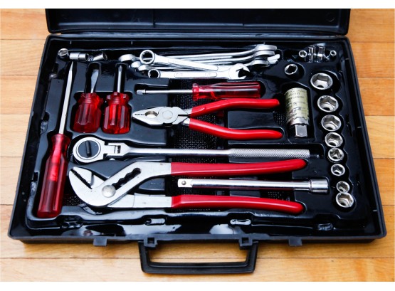 Socket And Tool Set In Plastic Case - Complete Set (0504)