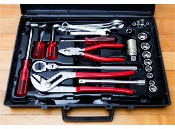 Socket And Tool Set In Plastic Case - Complete Set (0504)