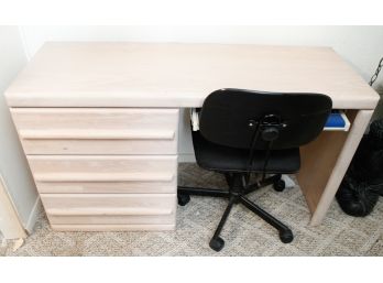 Wooden Desk W/ 4 Drawers W/ Office Chair- 28x48x17.5 - Matching Kingsize Bedroom Set In This Auction (G179)