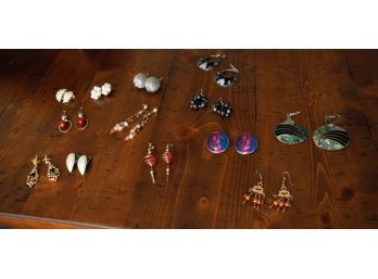 Lot Of 13 Assorted Earrings - Costume Jewelry (017)