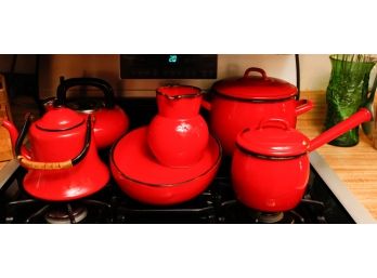 Stunning Red 6 Piece Set Of Pots - 2 Tea Pots, Water Pitcher, Serving Tray, 2 Pots Made In Japan - (0856)