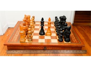 Large Chess Board W/ Large Chess Pieces - 31 X 24 (0756)