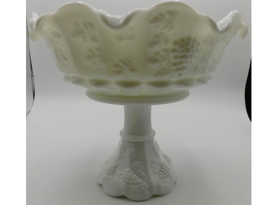 White Milk Glass Fruit Bowl Stand (w075)