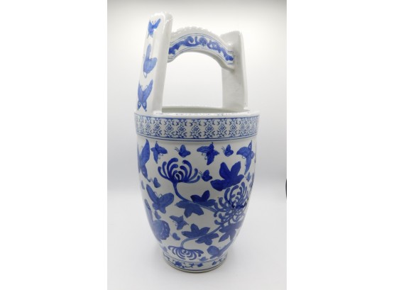 Oriental Flower Vase With Delft Butterfly Pattern And Handle (w096)
