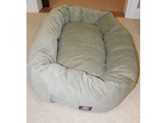 NEW Majestic Pet Large Dog Bed (w199)