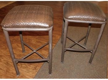 Set Of 2 Leather Cushioned Bar Stools (w026)
