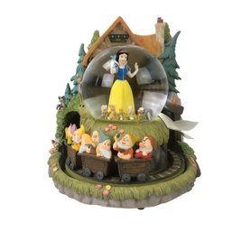 Disney Store Exclusive Snow White's Cottage Snow Globe - #S14-2