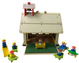 Vintage 1971 Fisher Price Little People Play Family School House Set - #S1-2