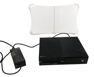 XBox One Game Console & Wii Balance Board - #S4-2