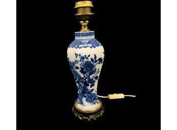 Blue & White Porcelain Chinese Ginger Jar Table Lamp, Wood Base, WORKS - #R3