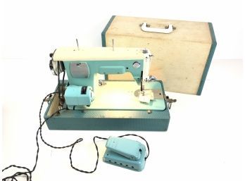 Vintage Fiati Sewing Machine With Case, WORKS - #S7-1