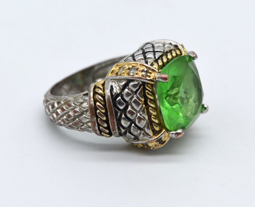 Gorgeous Peridot Stone Set In Sterling Silver 925 Ring Size 6.5 - Total Weight 4g