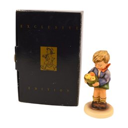 Exclusive Edition Goebel Hummel Figurine 'Gift From A Friend' Includes Box