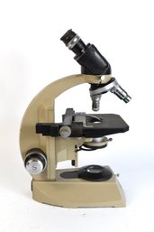 Vickers Instruments Microscope With 2 Objectives