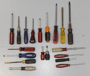 Lot Of Assorted Screwdrivers - 19 Total