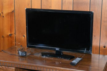 LG 24' Flat Screen TV Model No. 24LH4830 With Remote