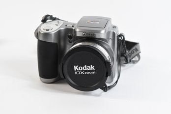 Kodak Easyshare Z740 5MP 10X Zoom Digital Camera W/ LCD Screen