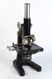 Monocular Microscope With 3 Objectives