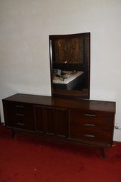 Wood Dresser With 8 Draws And Mirror