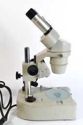 Southern Precision Stereo Microscope With Light Source