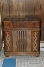 Walnut Console Shortwave Radio