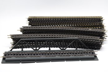 Feller Garnet & Atlas Snap Track HO Scale Train Tracks Straight & Curved - 27 Total